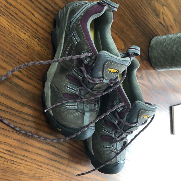 KEEN - Picture 1 of 4